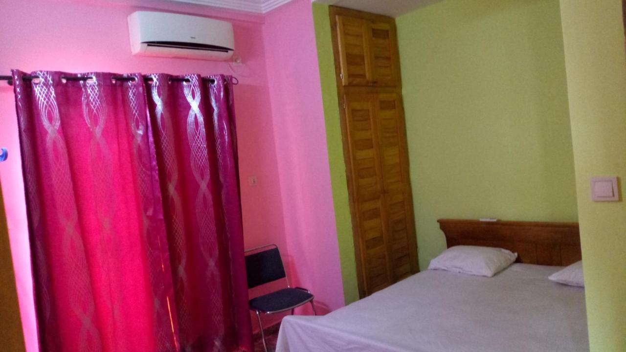 Aparthotel Maison Rose+ Douala Exterior foto